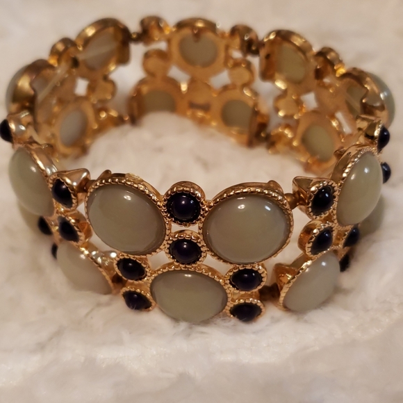 Jewelry Set - Picture 3 of 3